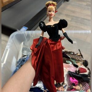 1998 Winter Splendor Barbie Special Edition #19357 No Box Black and Red Dress